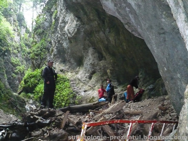 /Piatra/p1290924-_7_scari.jpg