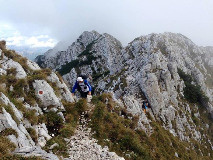 Creasta Pietrei Craiului Intr O Zi Muntii Carpati