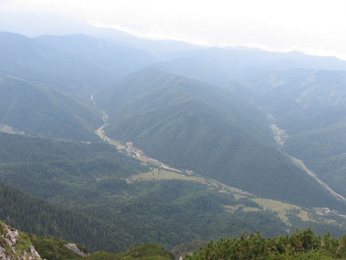 /coarnele/23_panoramic_de_pe_braul_cioranga.jpg