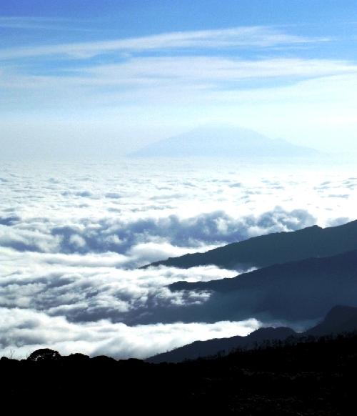/KILIMANJARO/21._mt._meru_in_departare.jpg