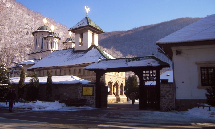/21/030_manastire.jpg