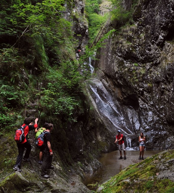/balaceala/014_la_cascada_3.jpg