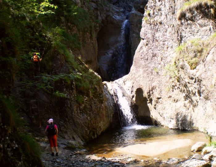 /fruntii/z_16_-_cascada_5.jpg