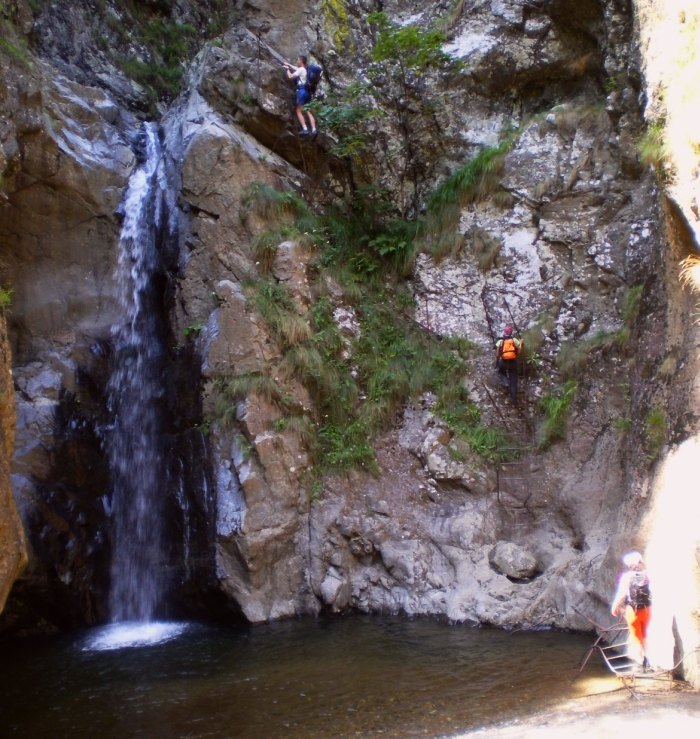 /fruntii/z_17_-_cascada_5.jpg