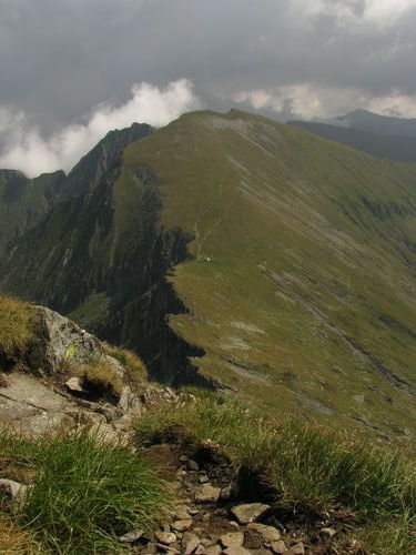 /fagaras_mi_e_dor/sprerefugiulvisteainapo.jpg